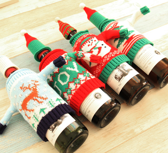 Knitted bottle sweater set in Christmas Joy design for seasonal decor