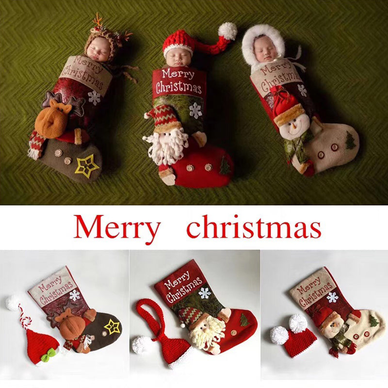 Santa Claus decorated sleeping bag suitable for newborn babies in soft fabric