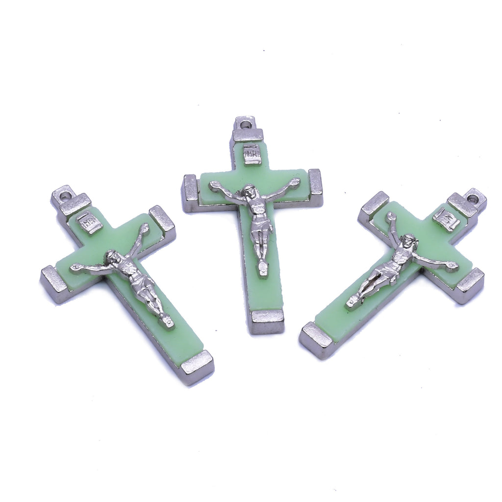 Polished zinc alloy cross pendant with luminous finish for daily faith wear