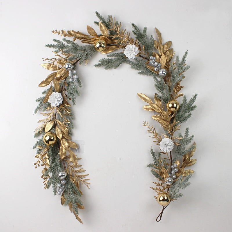 Plastic and iron wire garland in gold for Christmas wall décor