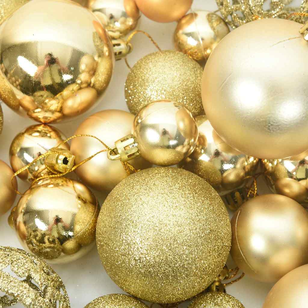 Christmas decoration baubles in mixed sizes