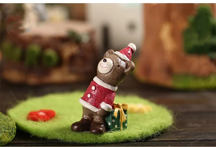 Festive Christmas tree cat resin figurine for home decoration