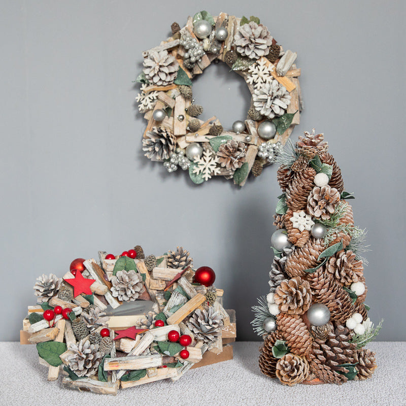 Nordic Porvoo Christmas garland with elegant silver finish for holiday display