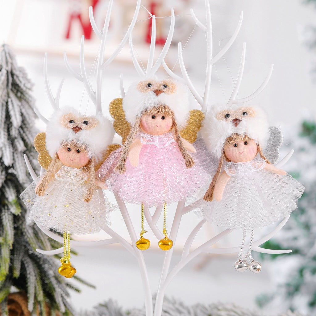Christmas angel pendant with net yarn texture and sequined details
