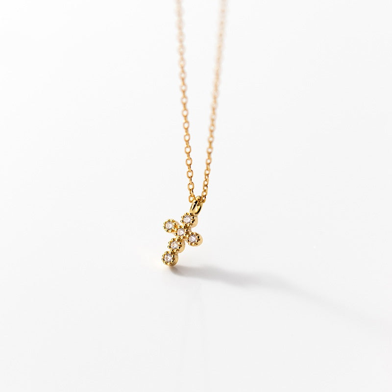 Adjustable length chain necklace styling