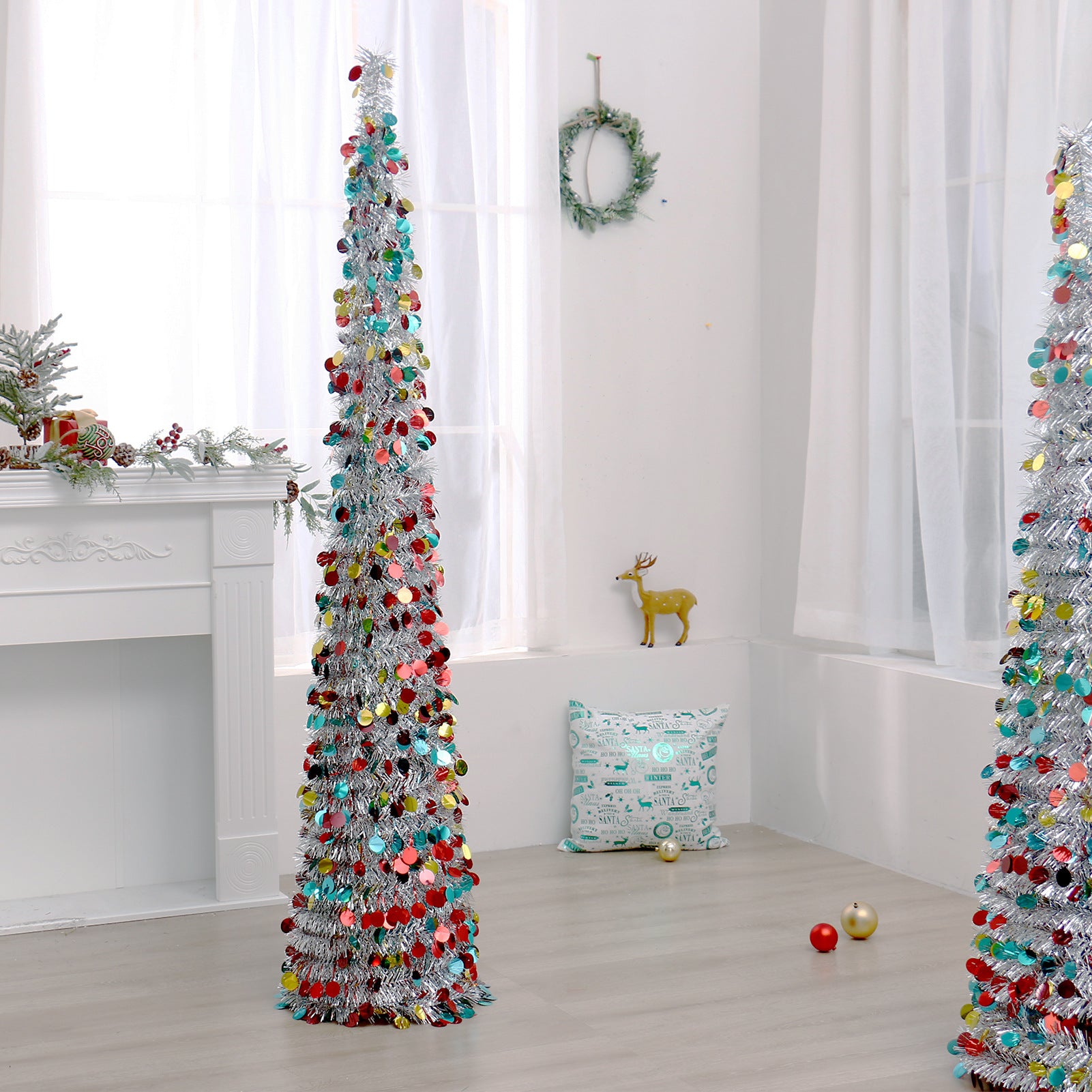 Compact folded Christmas tree illustration showing space-saving design