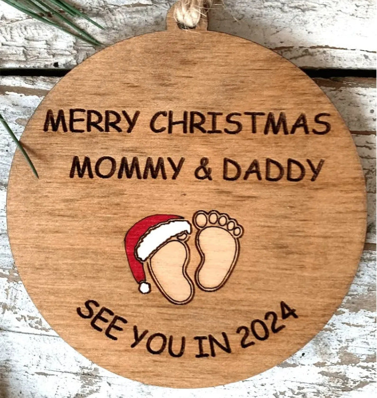 Set of wooden Christmas tree pendant variants in multiple colors