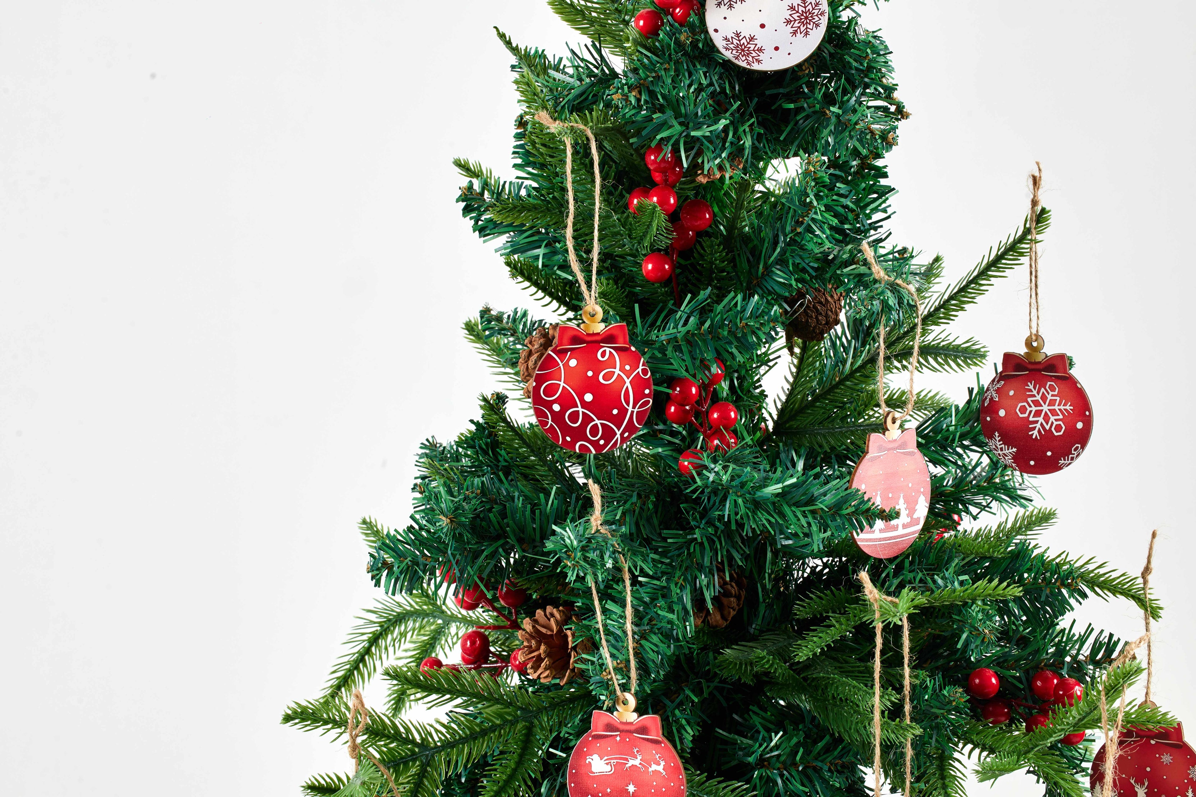 Faithful Christmas wooden signboard for seasonal home decoration