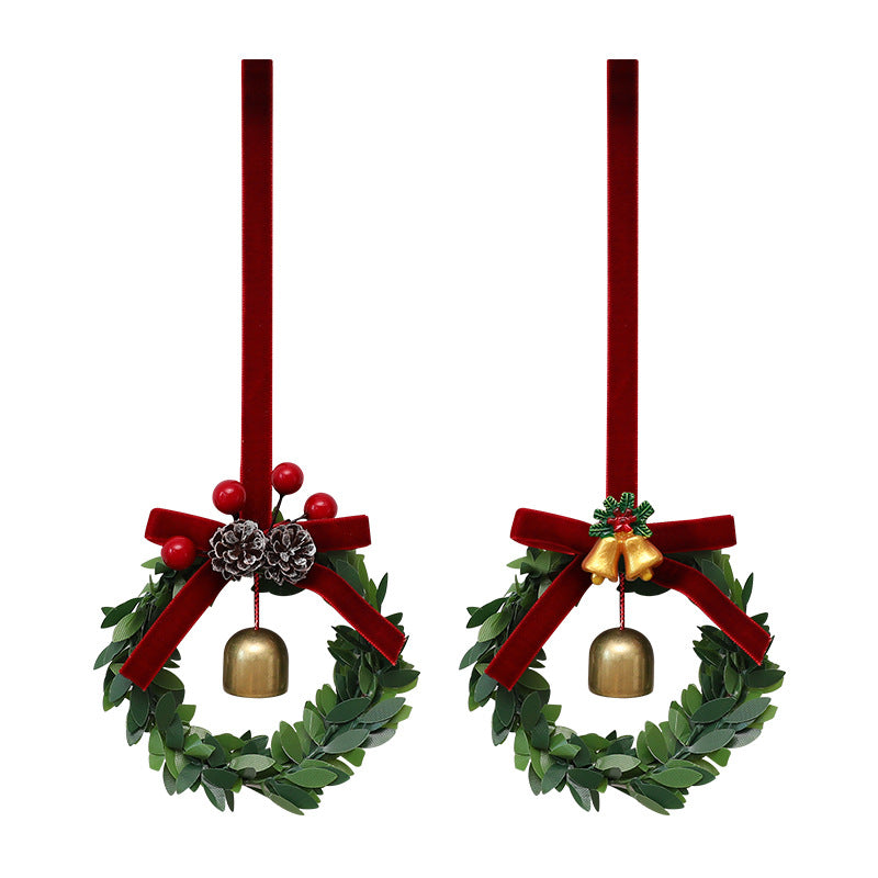 Green leaf and bell Christmas pendant for tree decoration in traditional style