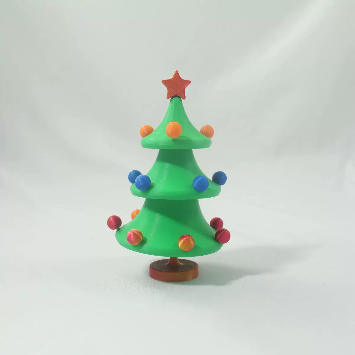 Unique Christmas tree figurine with mesmerizing movement design