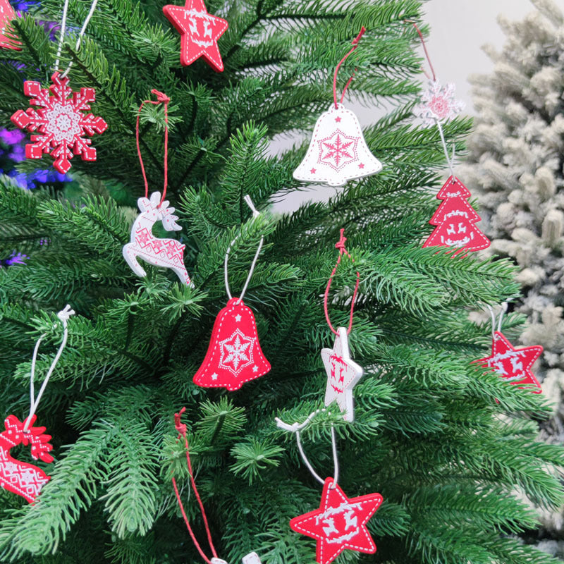Wooden Christmas decoration displaying European and American holiday style