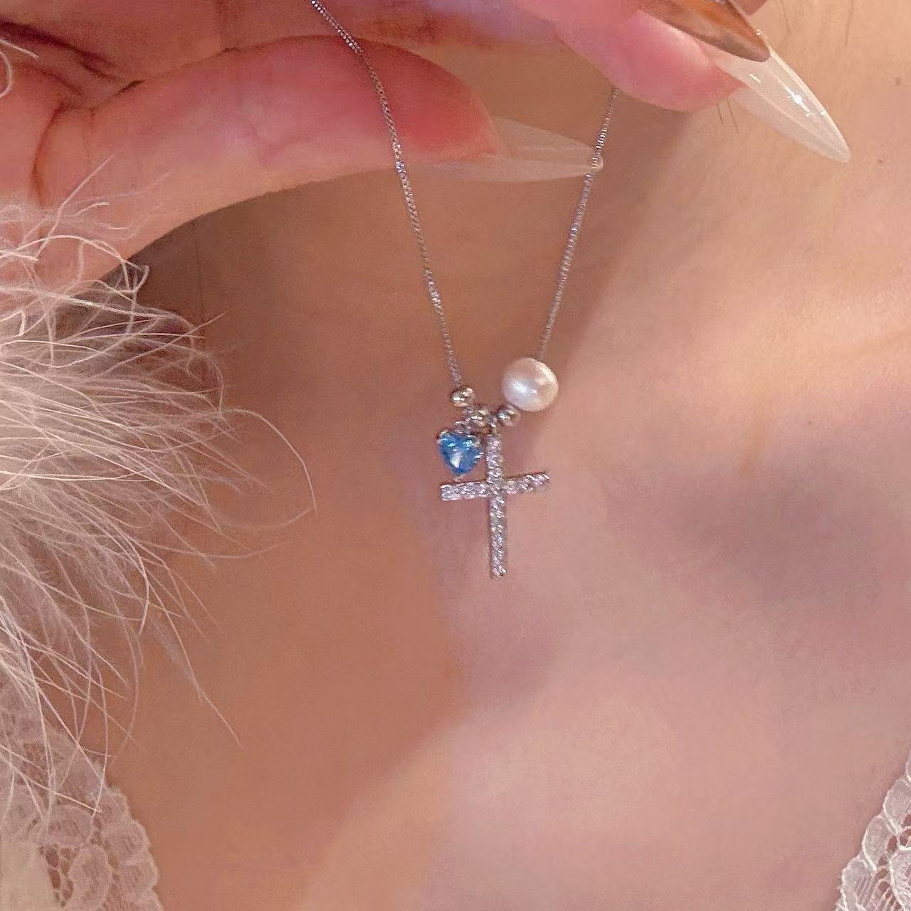 Elegant clavicle-length cross necklace for women faith gift