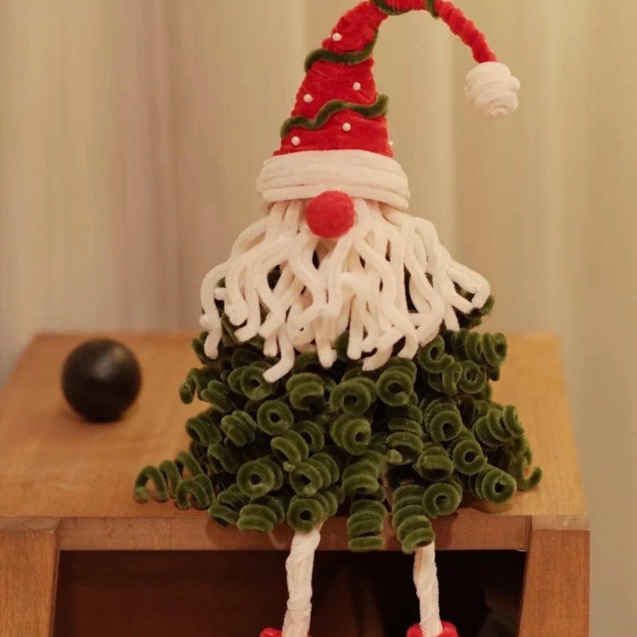 Santa Claus pipe cleaner craft kit with colorful materials