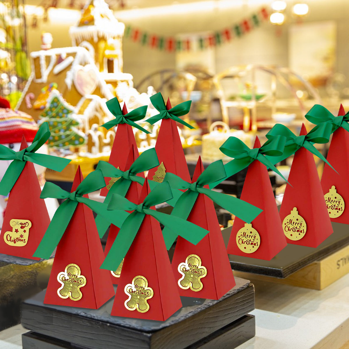 20 Pack Christmas Treat Boxes - Paper Party Boxes Secondary image
