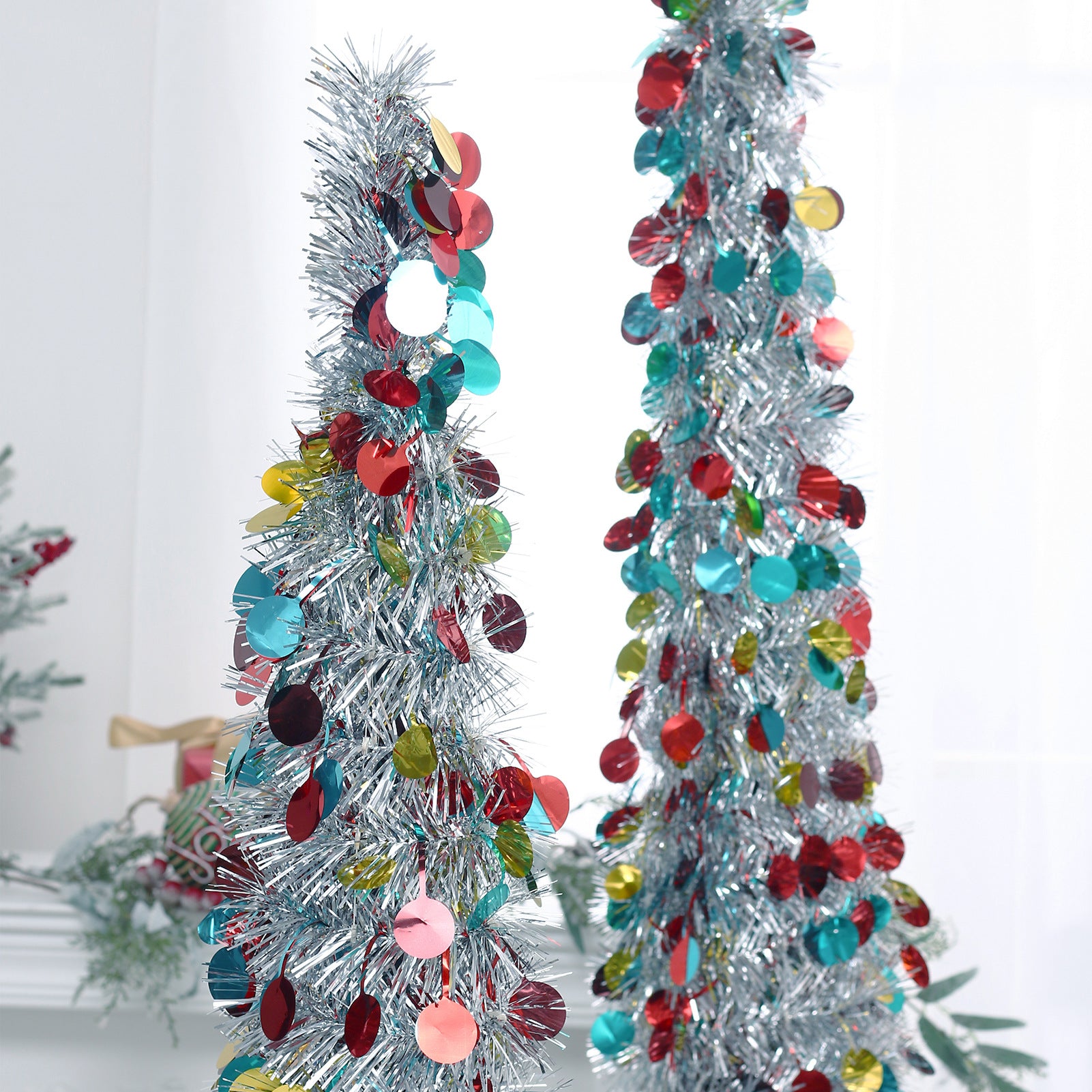 Retractable folding Christmas tree design showcasing easy setup for holiday celebrations
