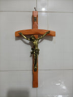 Classic solid wood and metal alloy Jesus cross for prayer spaces