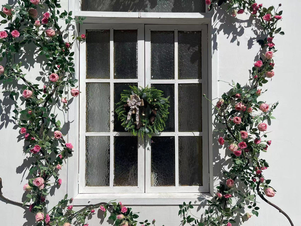 Full view of 40cm Christmas wreath ready for holiday home decoration