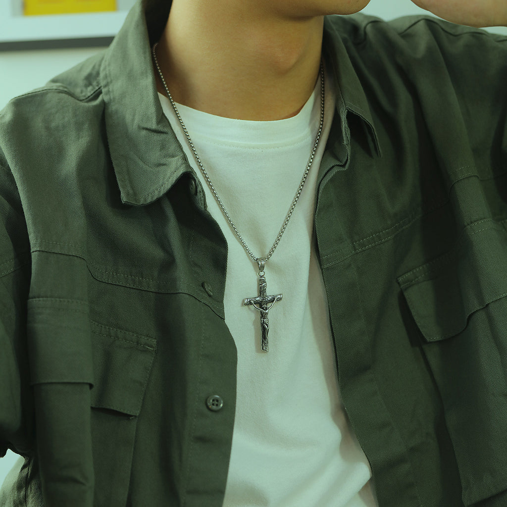 Adjustable cross necklace ranging from 51cm to 80cm chain length