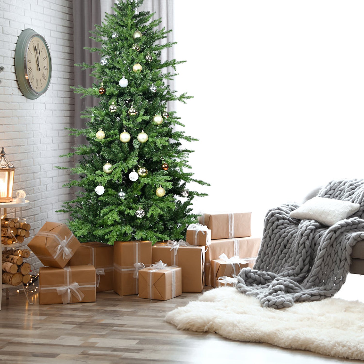 Classic Green Christmas Tree Secondary image
