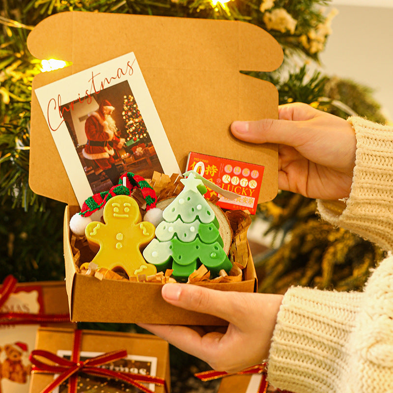 Christmas tree gingerbread man aromatherapy candle gift box with wood base