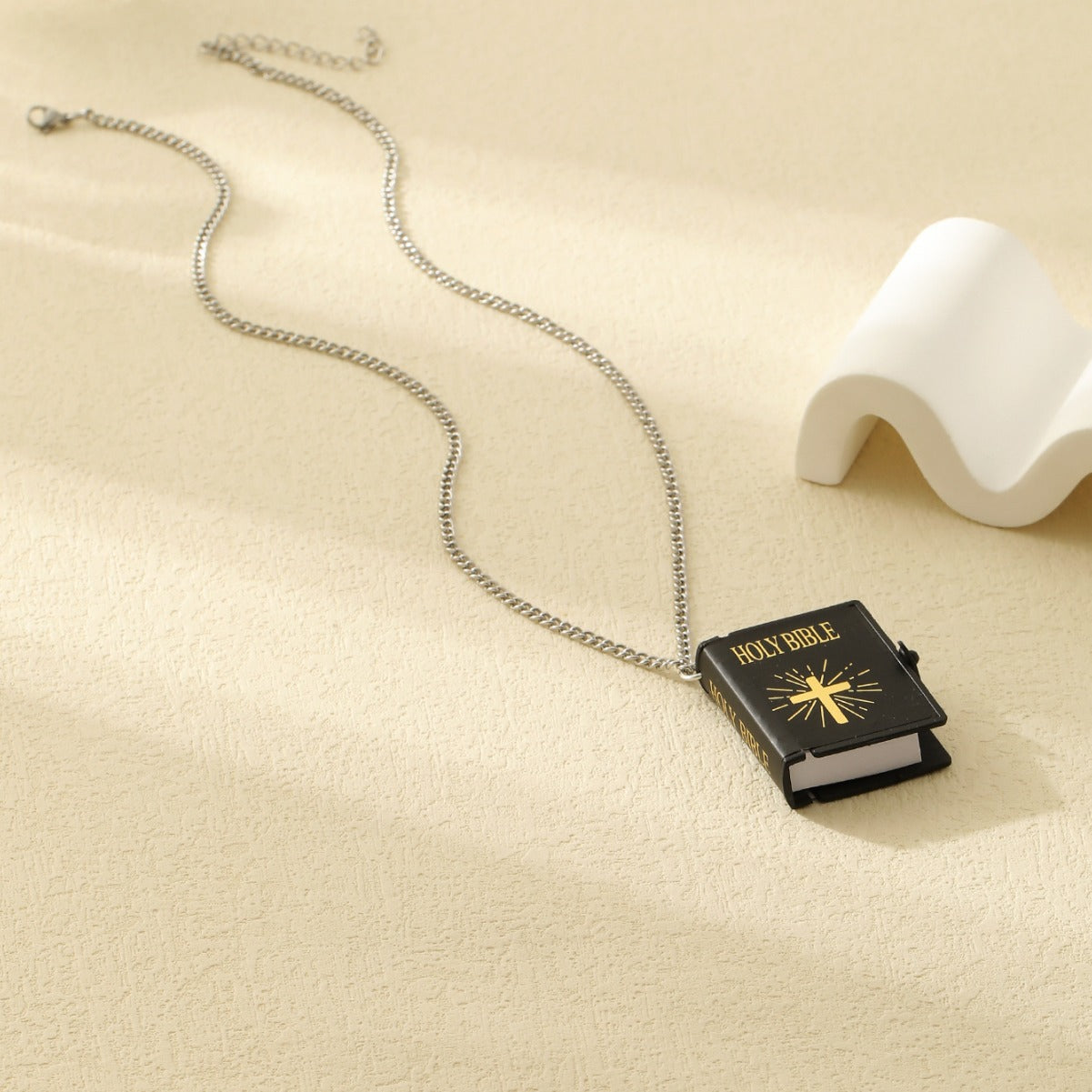 Faith jewelry cross pendant necklace gift presentation