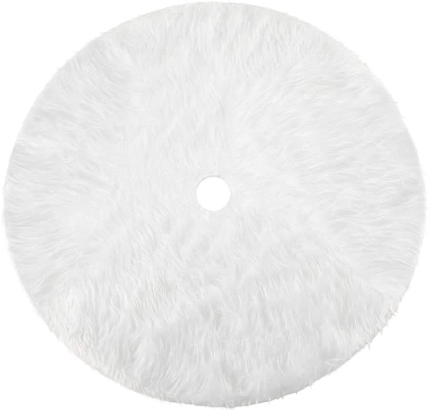 Cozy white plush Christmas tree skirt detail view
